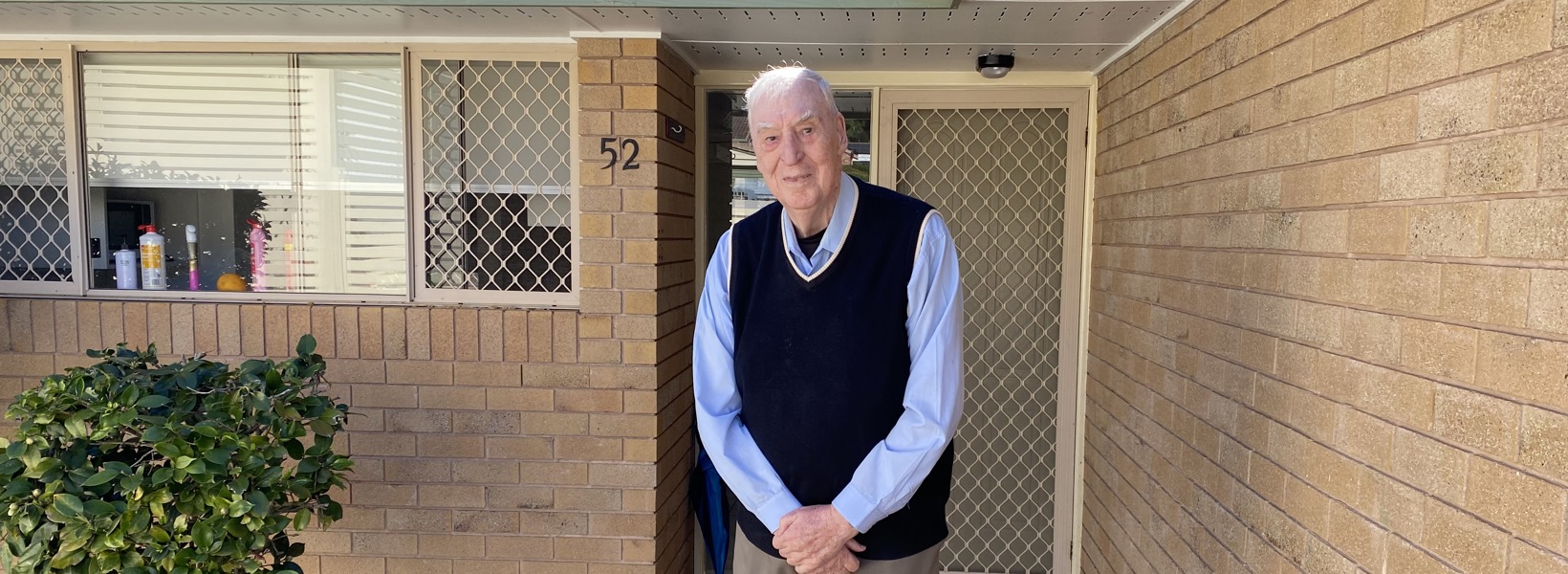 Cazna Gardens Frank Flynn (6).JPG Cazna Gardens Frank Flynn (6).JPG