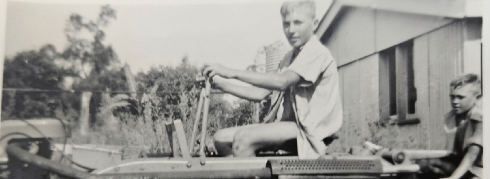 Charles on the ransome tractor pulling the plough Charles on the ransome tractor pulling the plough