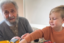 Aged care residents teach a lifetime of skills to children