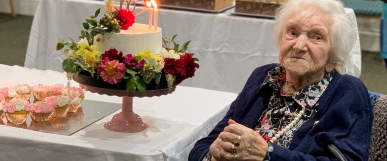 Dot birthday with family (2)_wides.jpg Dot birthday with family (2)_wides.jpg