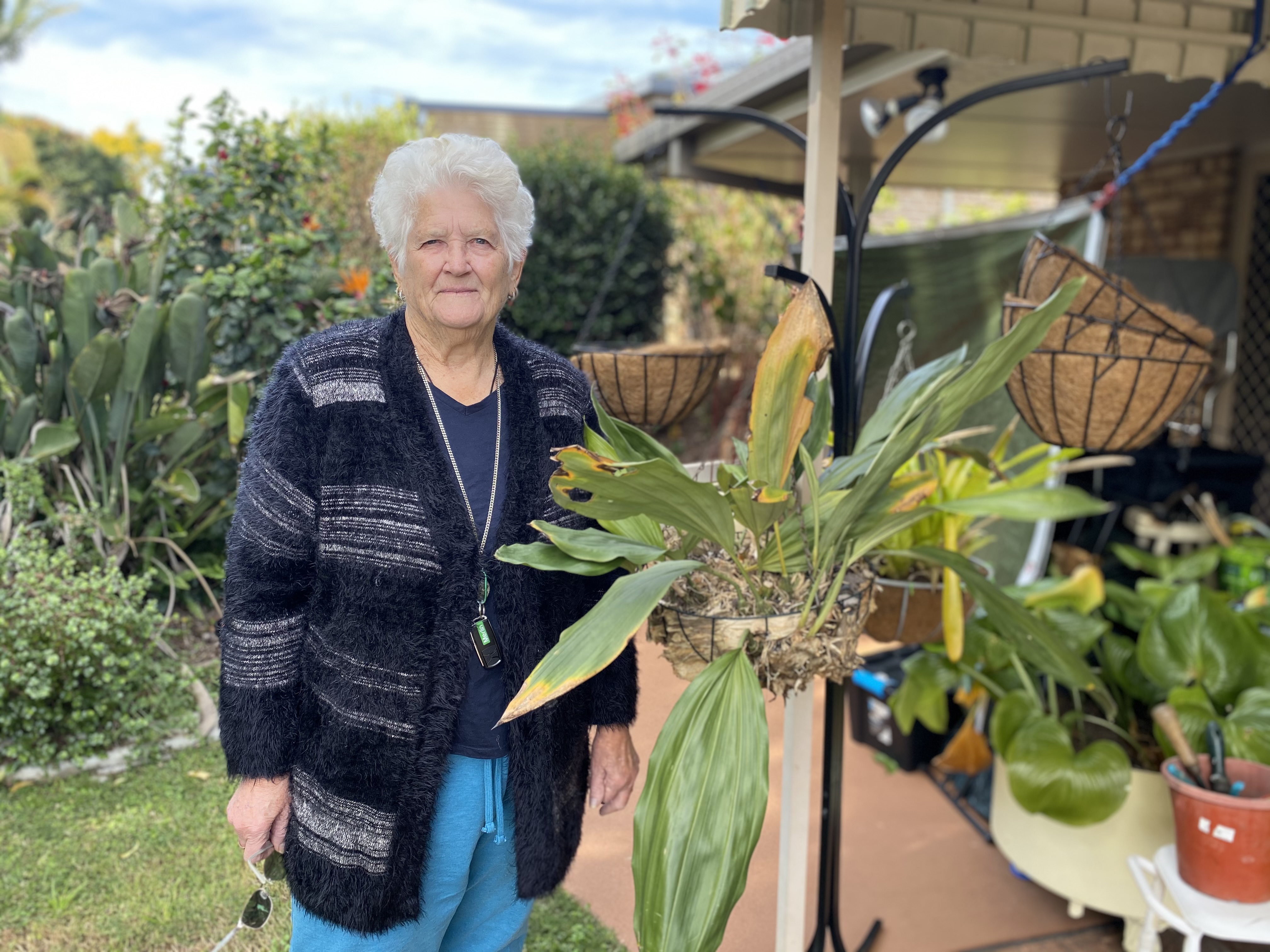 Fernhill Lynda with 40yo Fernhill orchid (6).JPG Fernhill Lynda with 40yo Fernhill orchid (6).JPG
