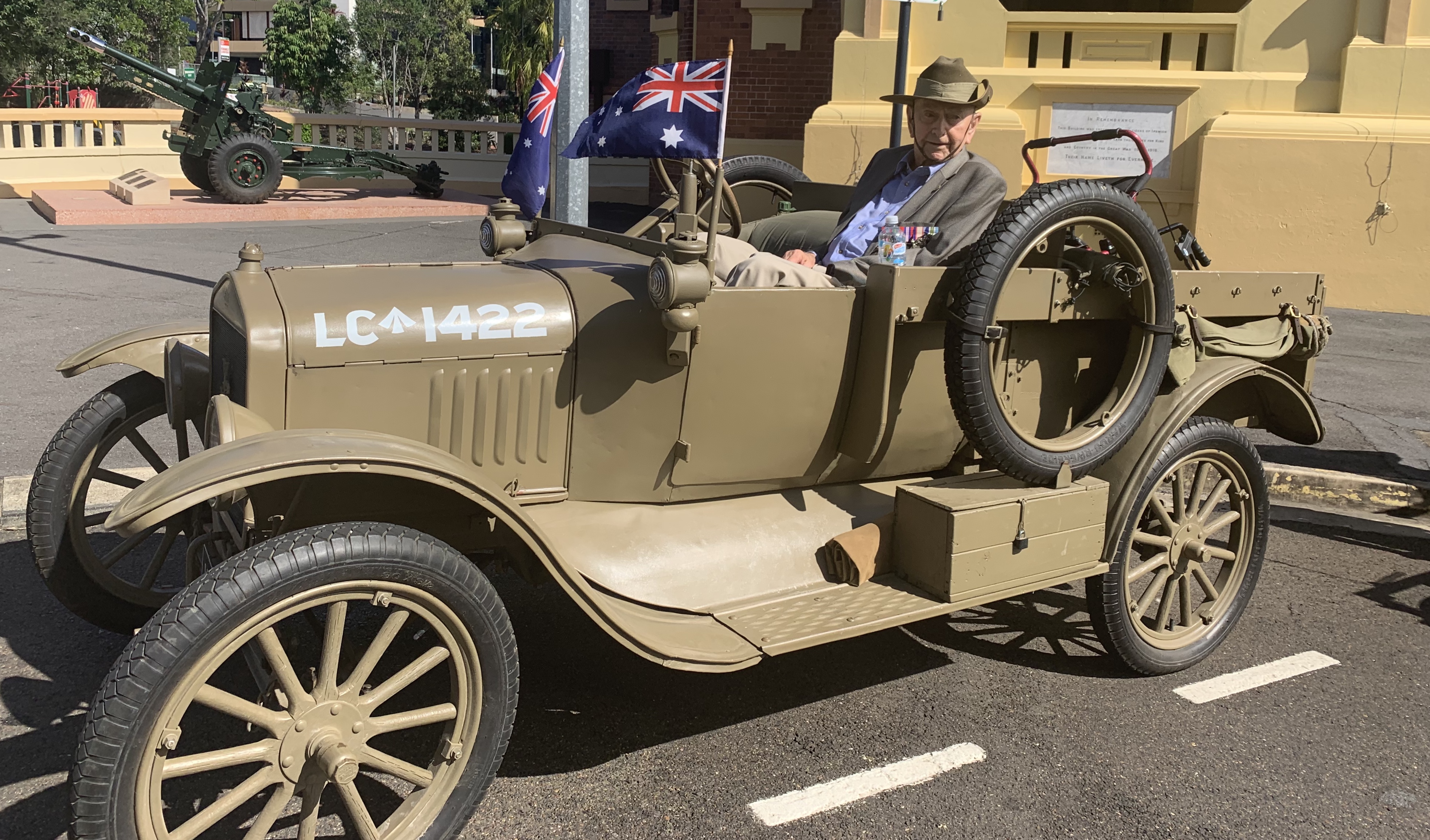 Ralph Edwards ANZAC parade Model T Ford 2019 (2).jpeg Ralph Edwards ANZAC parade Model T Ford 2019 (2).jpeg