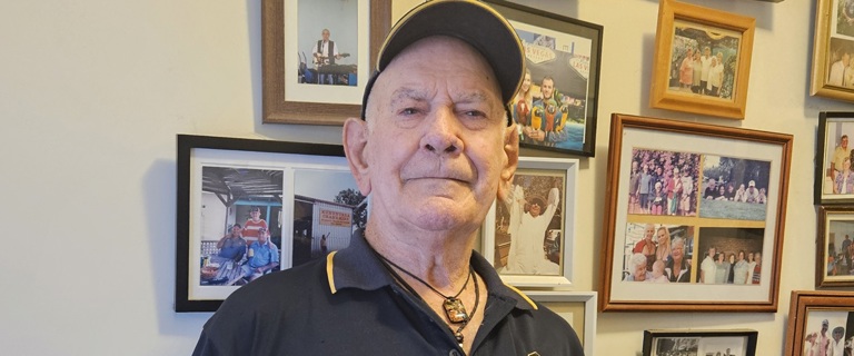 Gordon at his Jurien Bay home.jpg Gordon at his Jurien Bay home.jpg