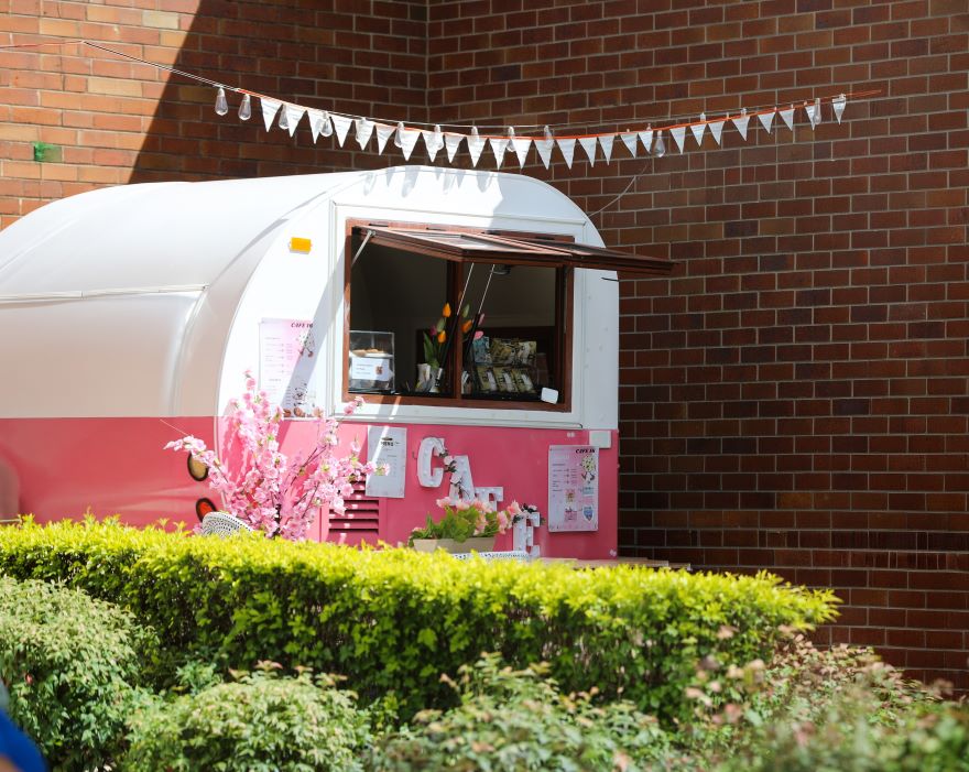 Caravan caf&eacute; comes to Carrington