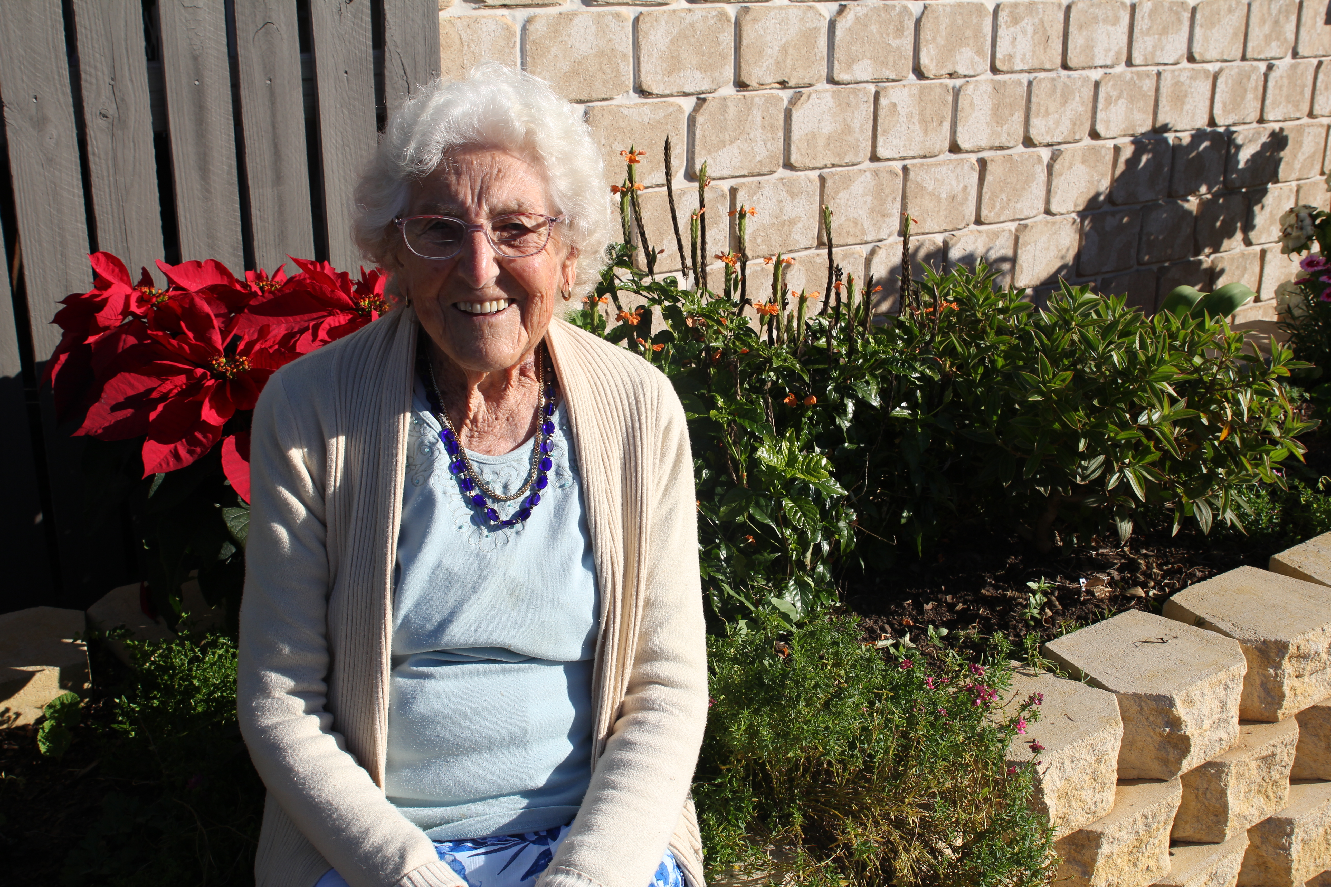 Stella in her garden (4).JPG