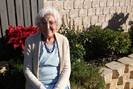 Stella in her garden (4).JPG Stella in her garden (4).JPG