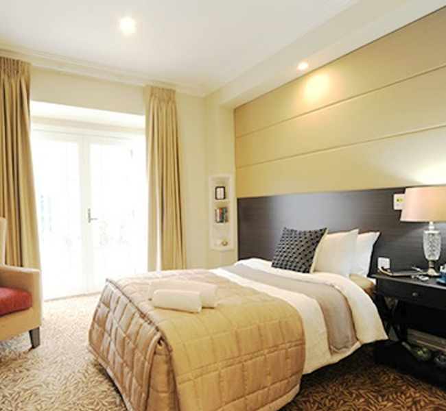 Single room - garden courtyard - Redleaf.jpg