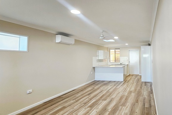 Unit 22 Lounge kitchen.jpg