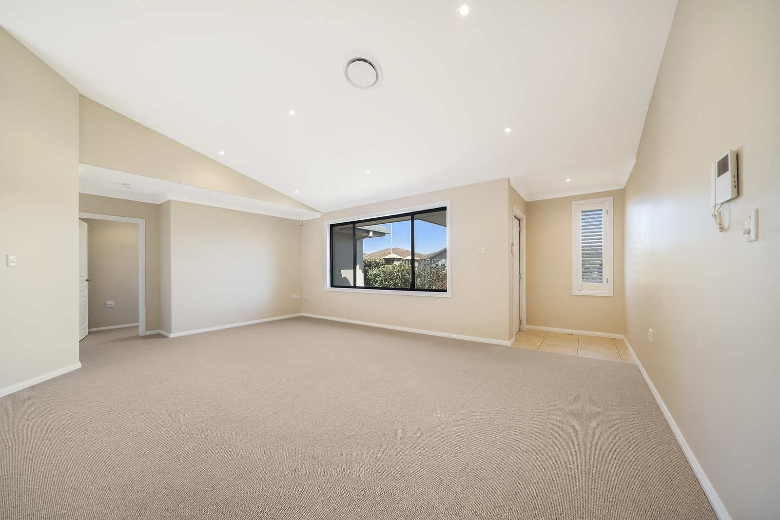 007_Open2view_ID974120-3_160_Park_Street_Port_Macquarie___NSW_2444.jpg