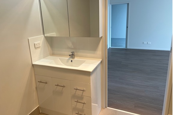 Fernhill Unit 5 bathroom.jpg