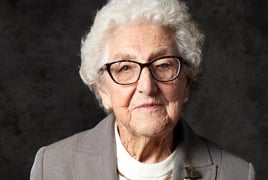 57080_CLARKE_Stella_7331_564_qu.jpg 57080_CLARKE_Stella_7331_564_qu.jpg